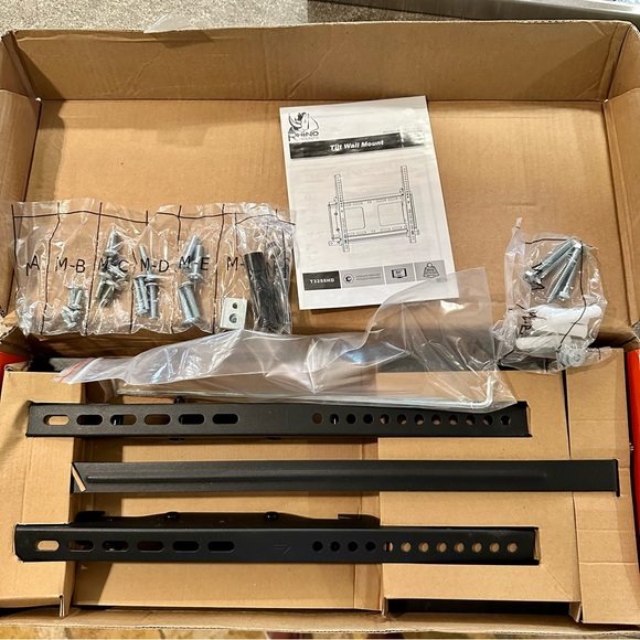 New In Box Rhino Mounts T3255HD, Tiltt 32"- 55" Heavy Duty TV Mount - Picture 5 of 6